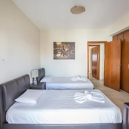 וילה Imagine Your Family Renting A Luxury Holiday Close To Paralimni's Main Attractions, 1221