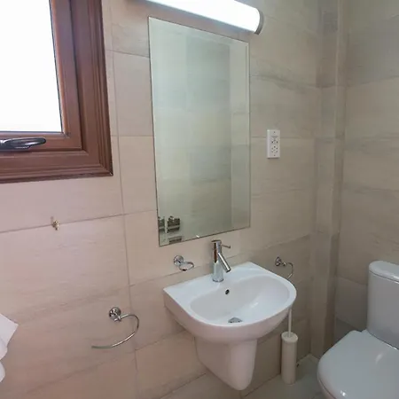 Villa Imagine Your Family Renting A Luxury Holiday Close To Paralimni's Main Attractions, 1221