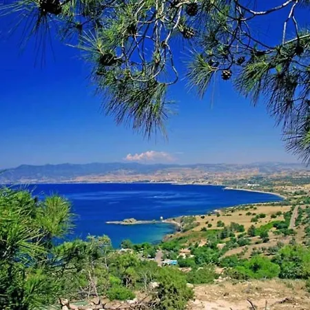 Imagine Your Family Renting A Luxury Holiday Close To Paralimni's Main Attractions, 1221 Villa